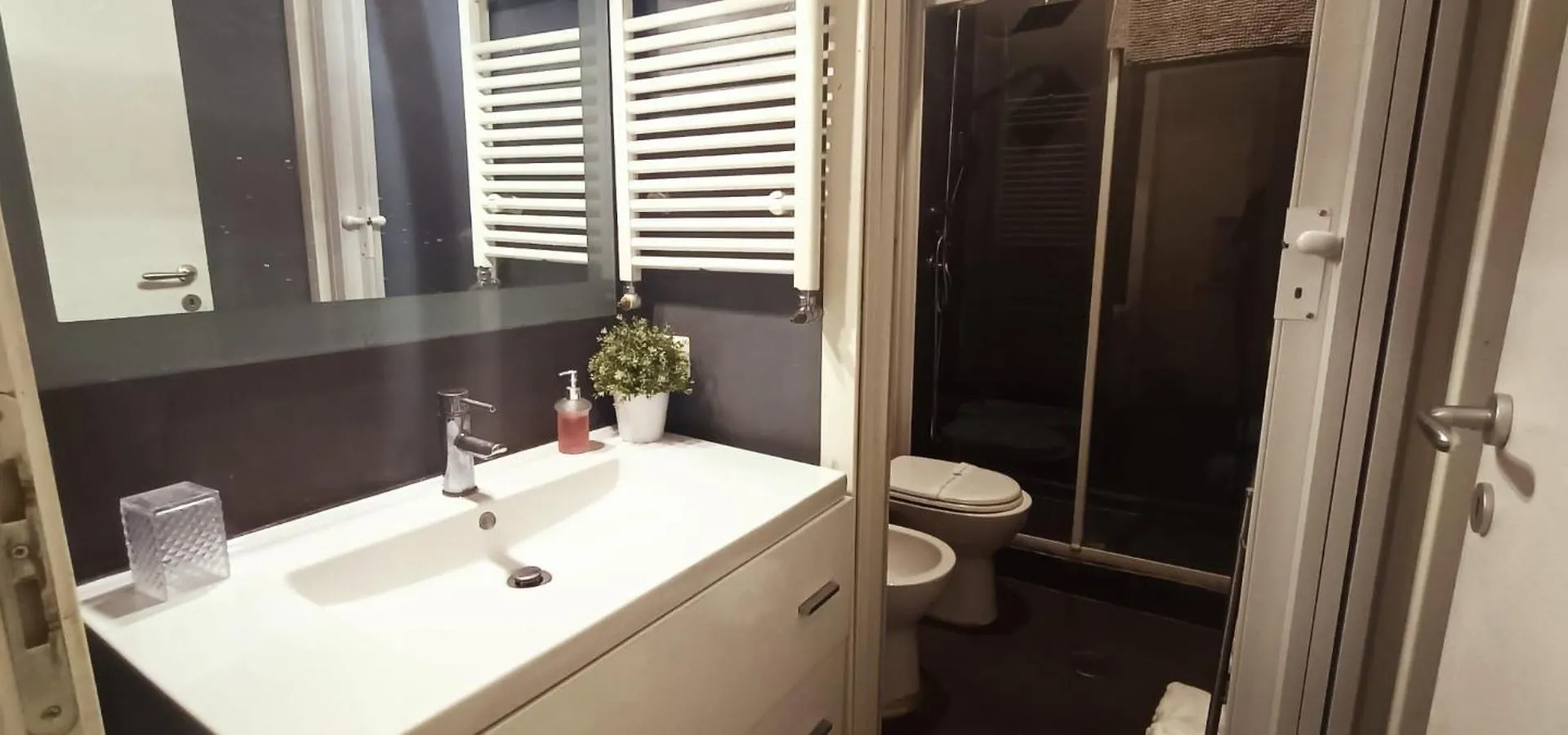 Bed and Breakfast Relais Piazza dei Martiri Napoli Italia