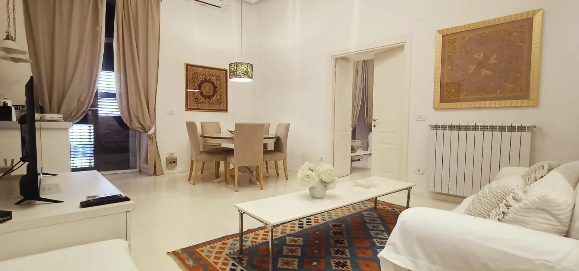 Relais Piazza Dei Martiri Bed and Breakfast Napels 0*,