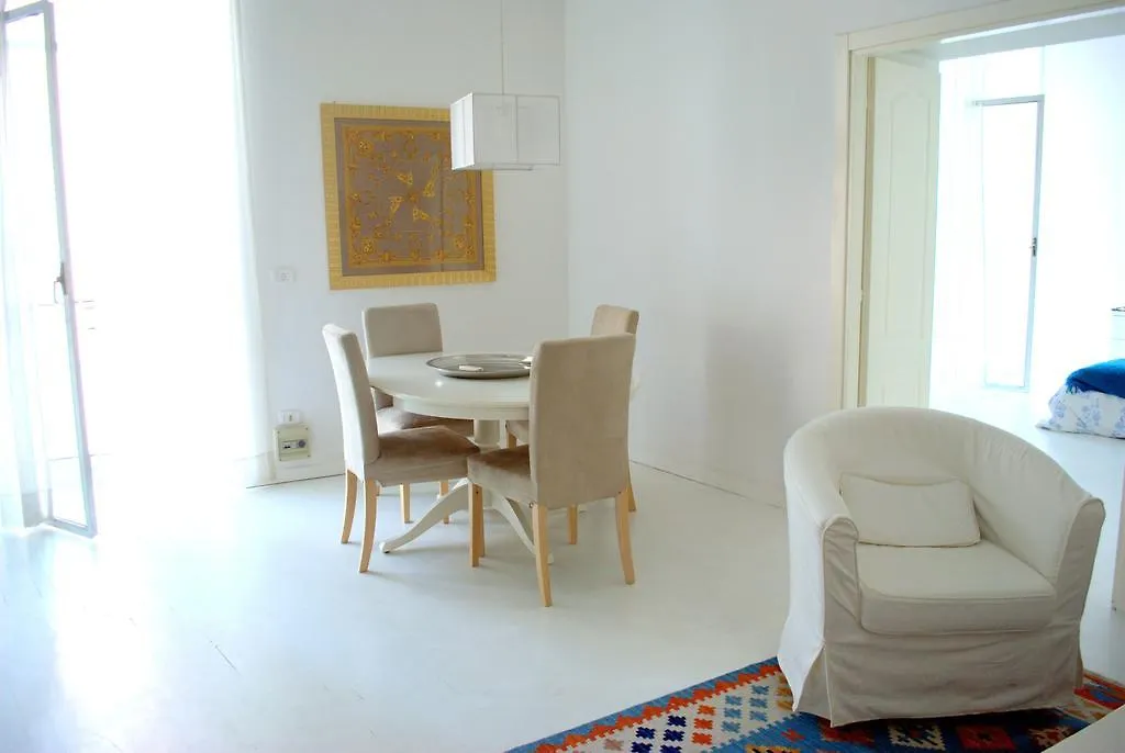 Relais Piazza Dei Martiri Bed and Breakfast Napels 0*,  Italië